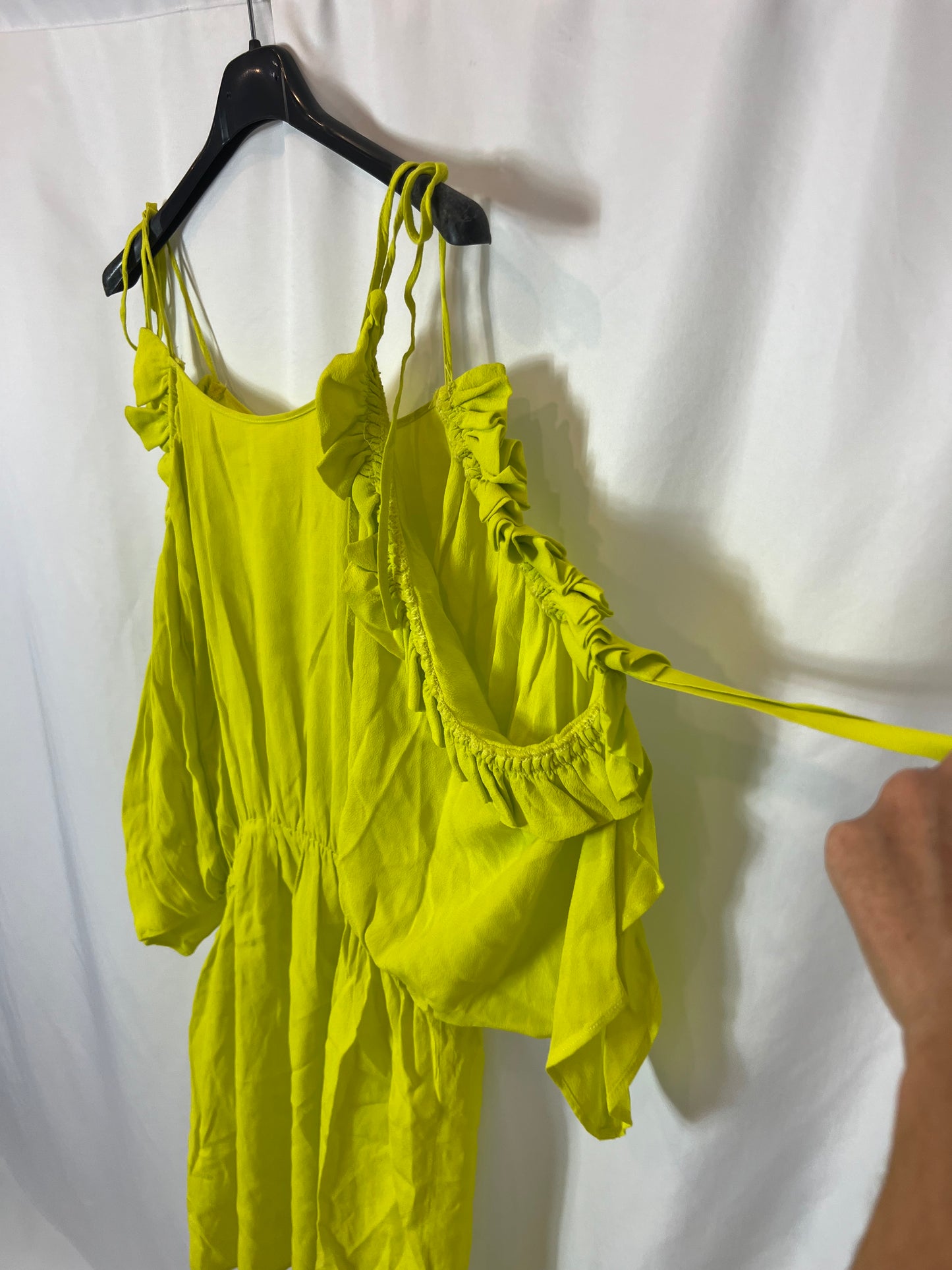 BELAIR. Vestido verde hombros T.3(s/m)