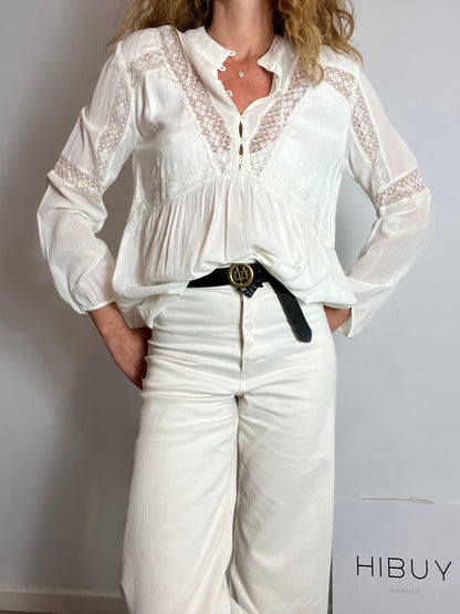 LOA. Blusa blanca detalle encaje. T S