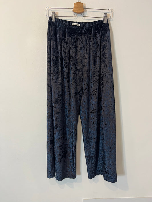 THE NEW SOCIETY. Pantalón terciopelo azul