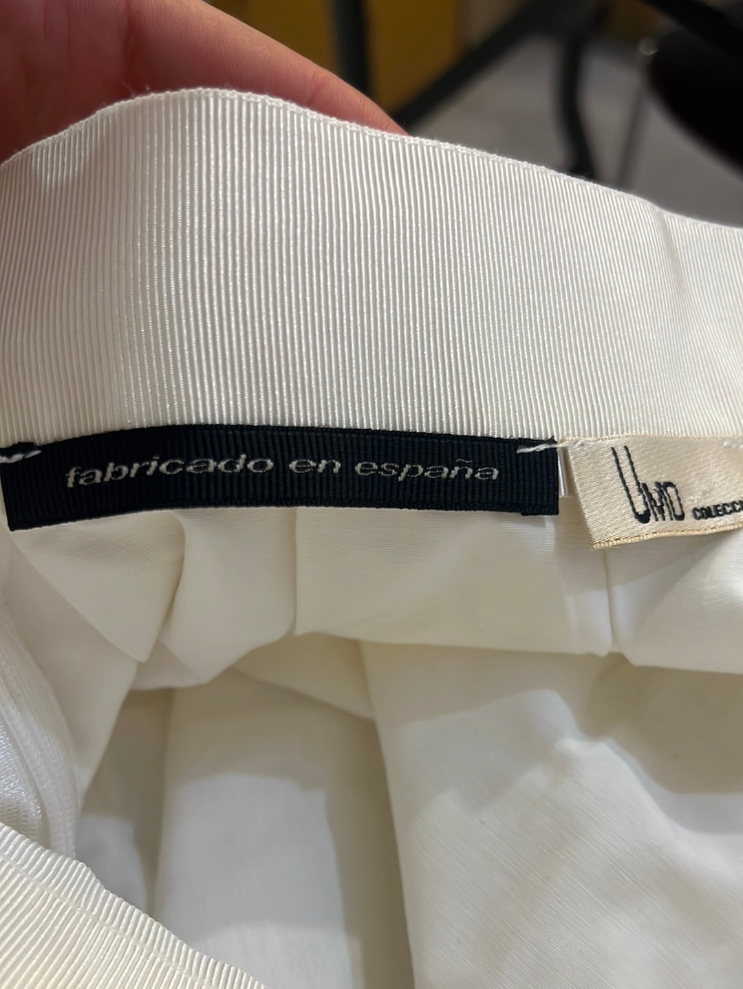 UMO COLLECTION .Falda blanca midi asimétrica T.36