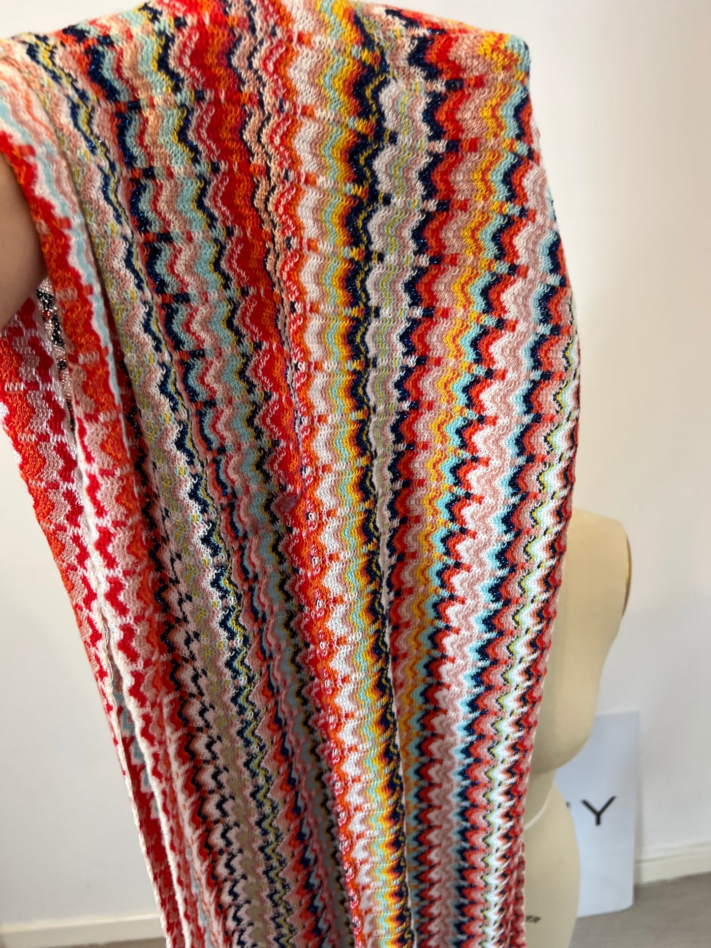 MISSONI. Zigzag cotton scarf with red fringes