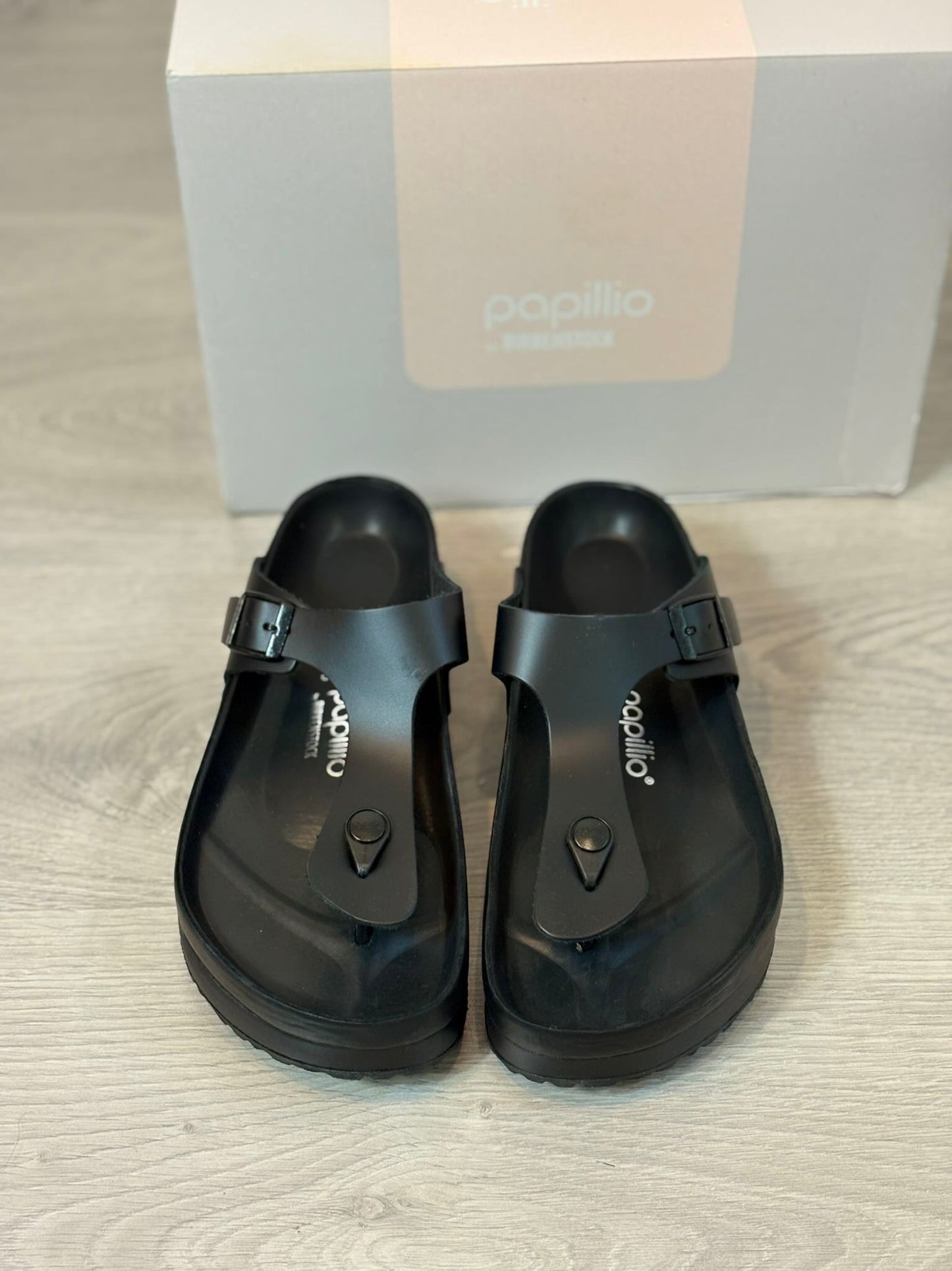BIRKENSTOCK . Sandalia negra line Papillio. T 40