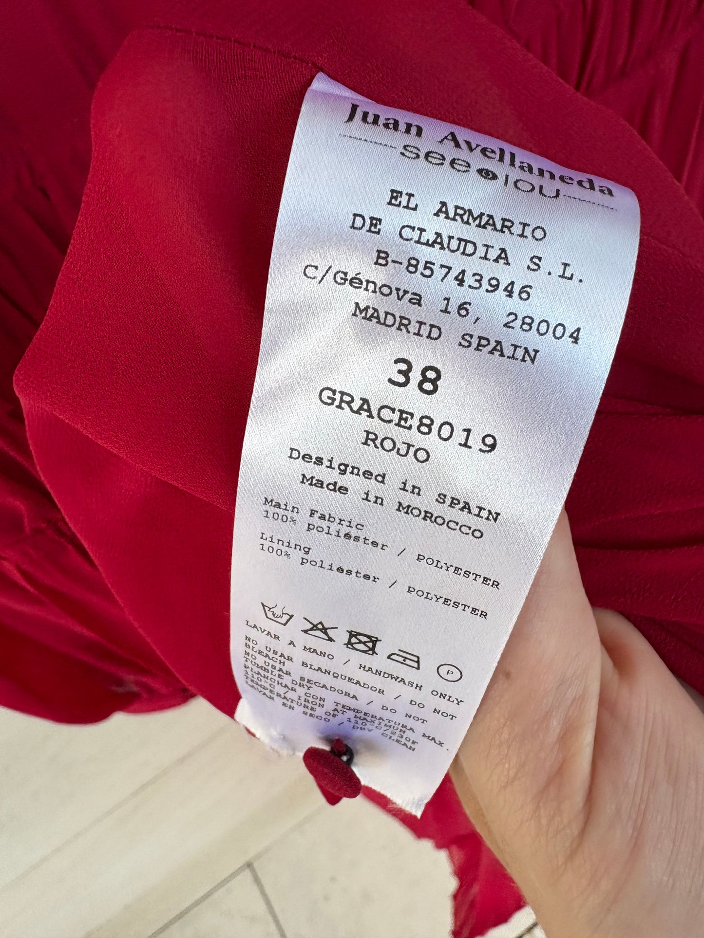 JUAN AVELLANEDA. Vestido fluido plisado