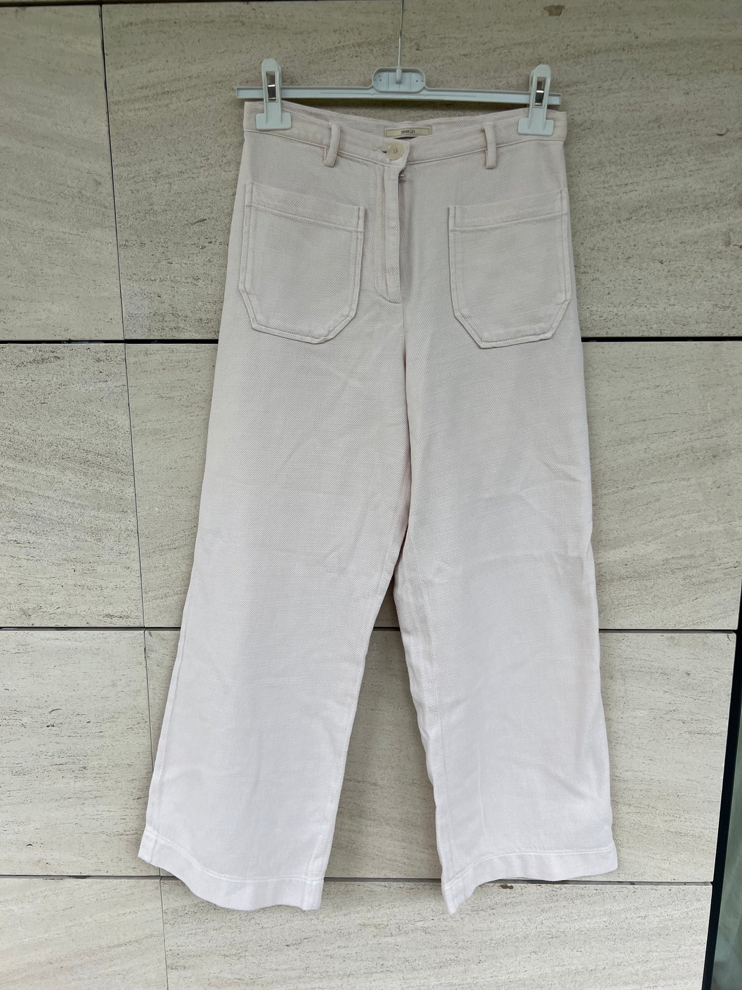 SESSUN. Pantalón ancho beige  T.36