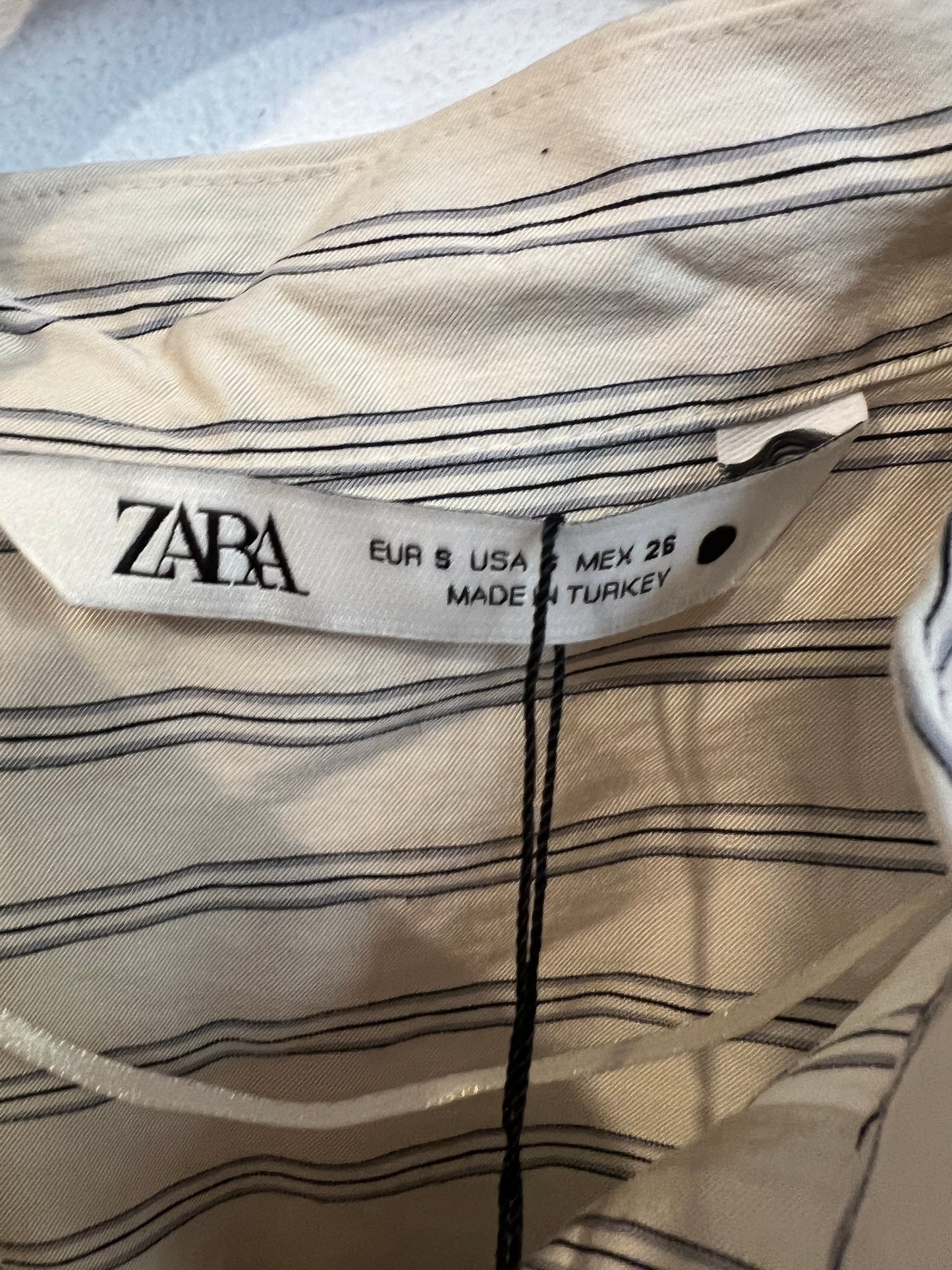 ZARA. Flowy beige striped shirt. TS