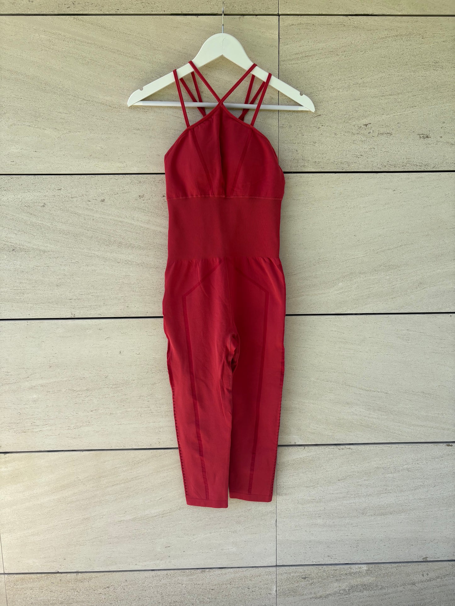 BORN LIVING YOGA. Mono rojo largo. T M