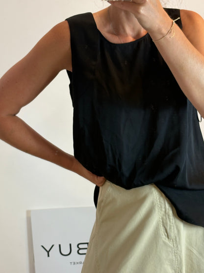 ERMANNO SCERVINO. Top negro seda sin mangas. T 44