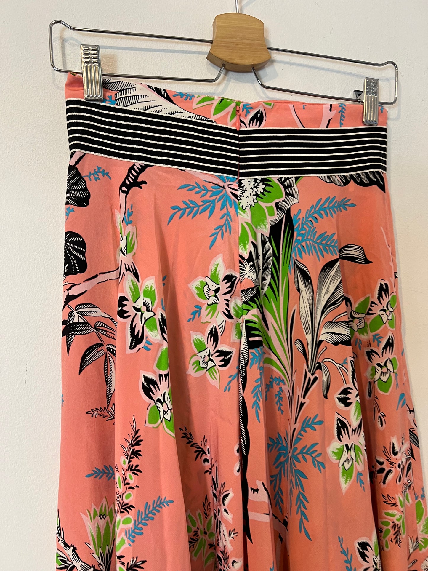 DIANE VON FURSTENBERG. Falda larga estampada seda