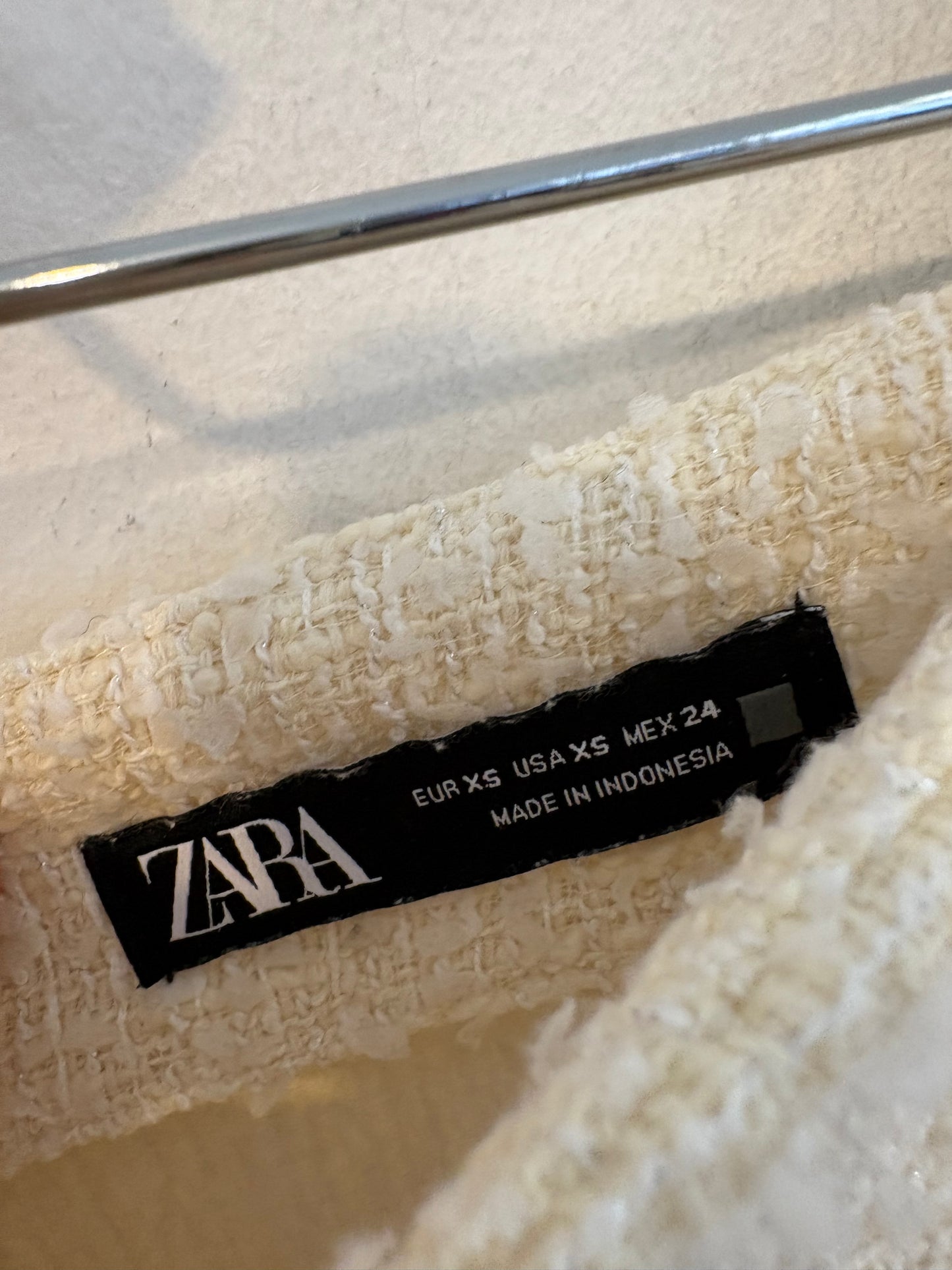 ZARA. Mustard textured back top. TS