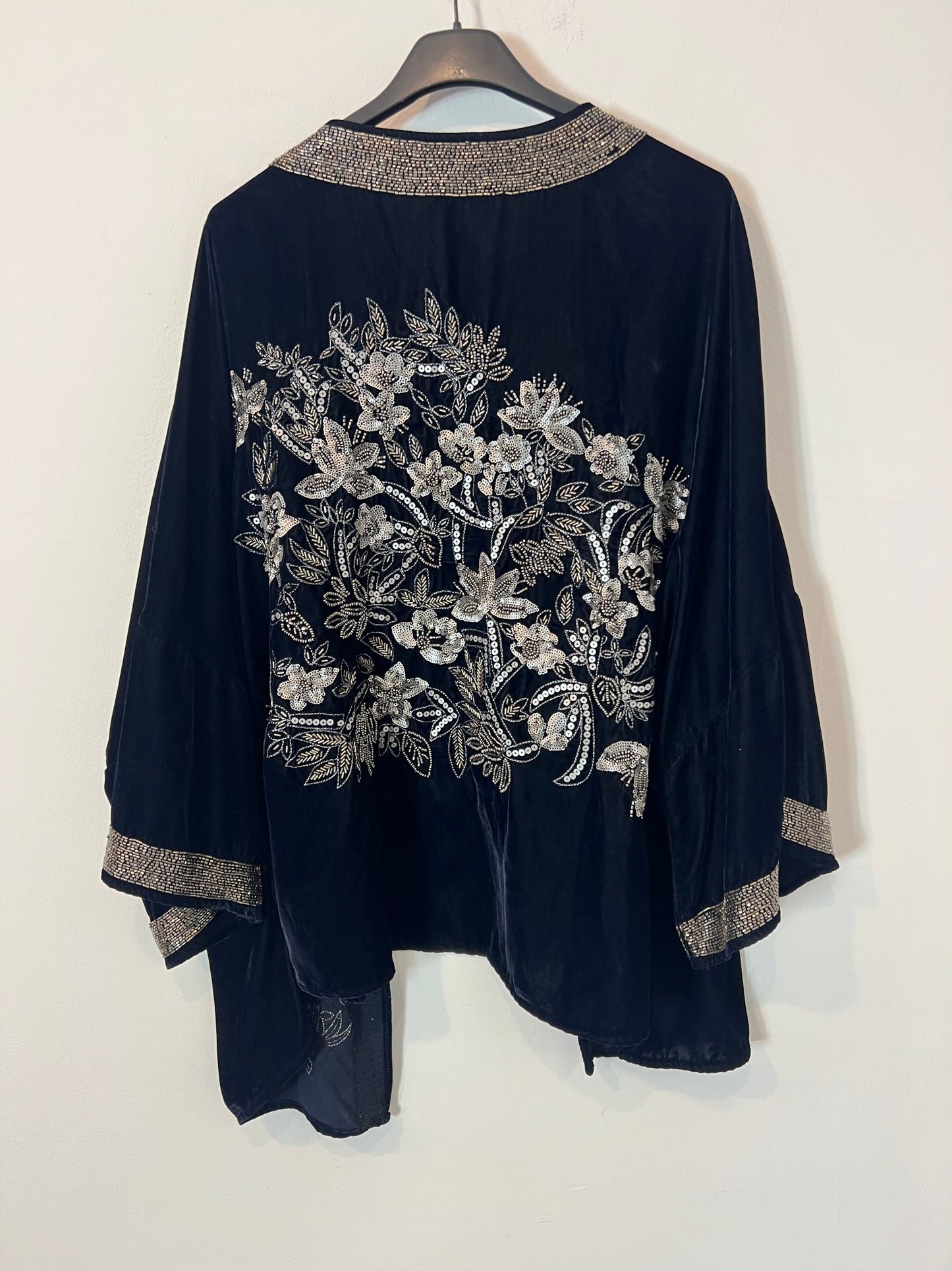 MANGO. Kimono terciopelo pedrería TU(s/m)