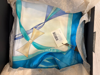 LOEWE. Pañuelo seda estampado