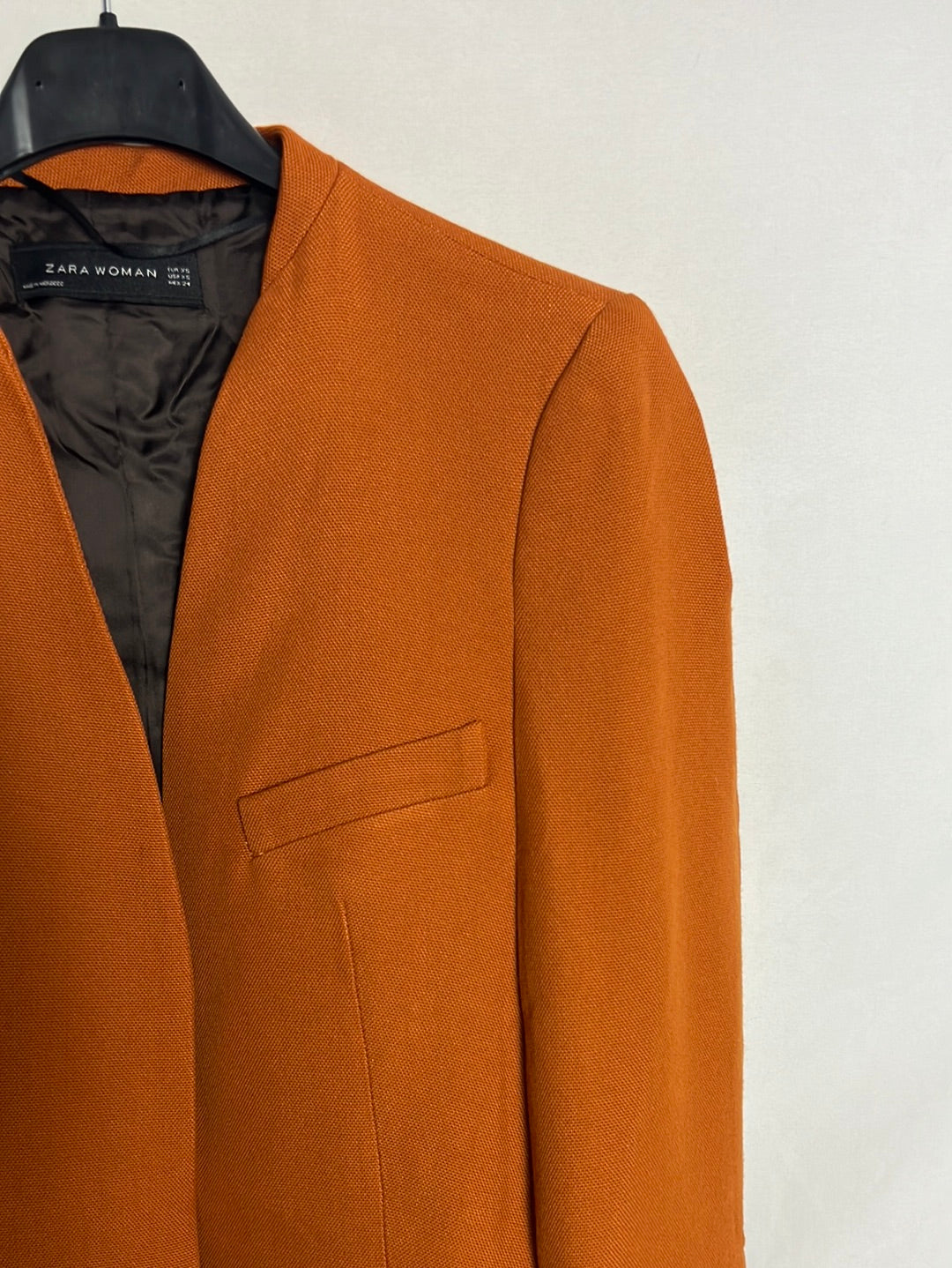 ZARA. Blazer teja textura T.xs