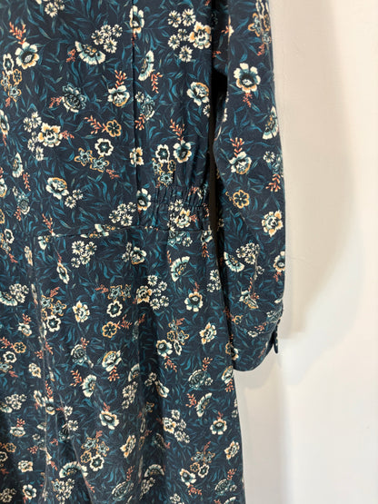 SOPHIE AND LUCIE. Mono largo flores