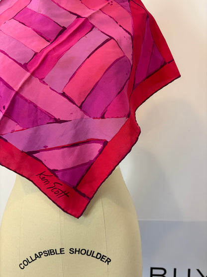 KEN SCOTT. Pañuelo seda rosas