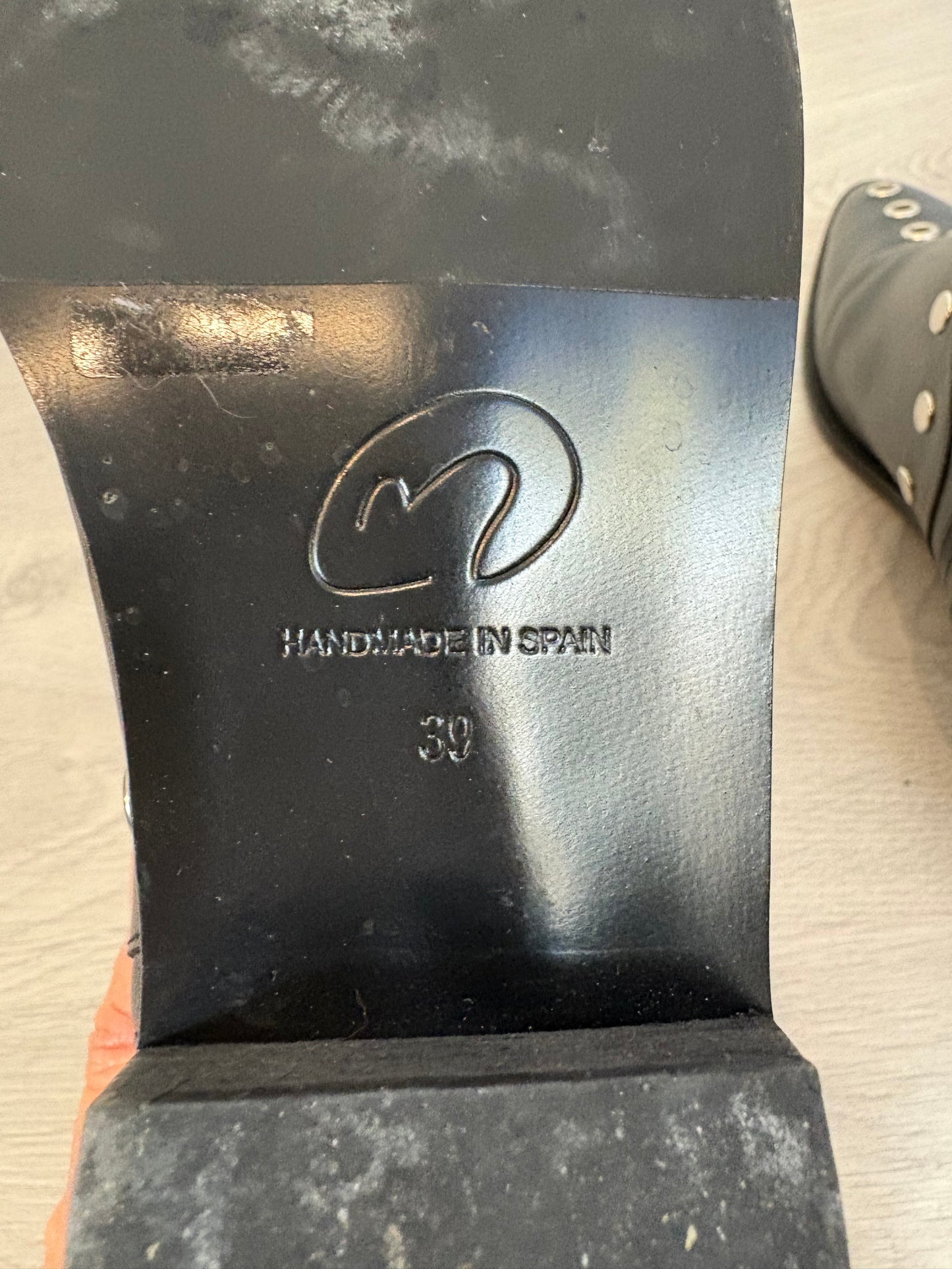 MICUIR. Punky boots negras tachas