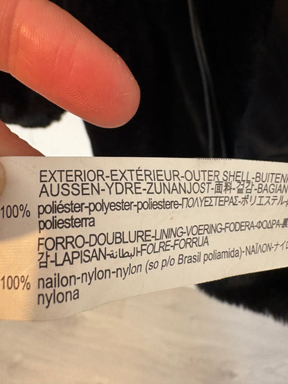 ZARA. Abrigo negro pelo