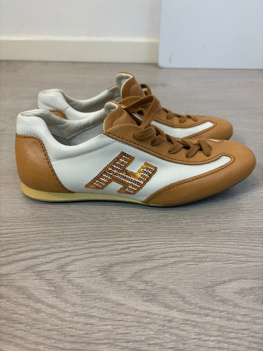 HOGAN. Zapatillas bicolor en piel