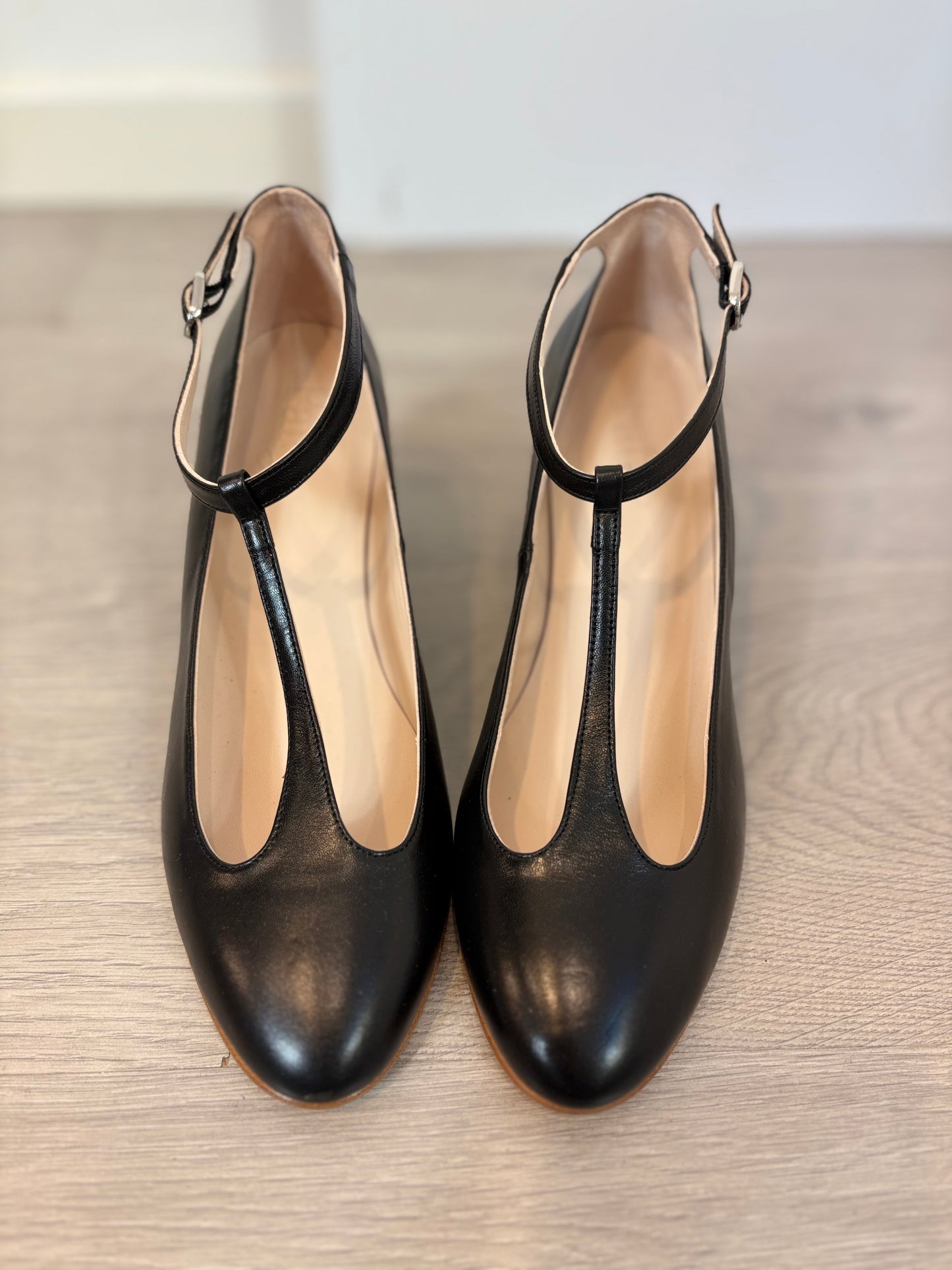 PATSY. Zapato Pía en negro. T 39