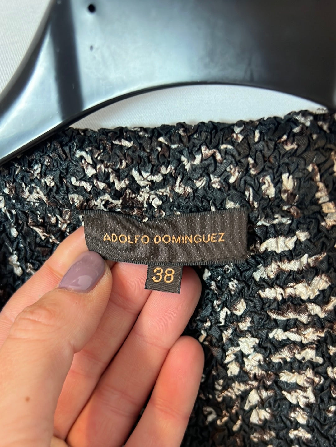 ADOLFO DOMINGUEZ. Textured printed blouse. T 38