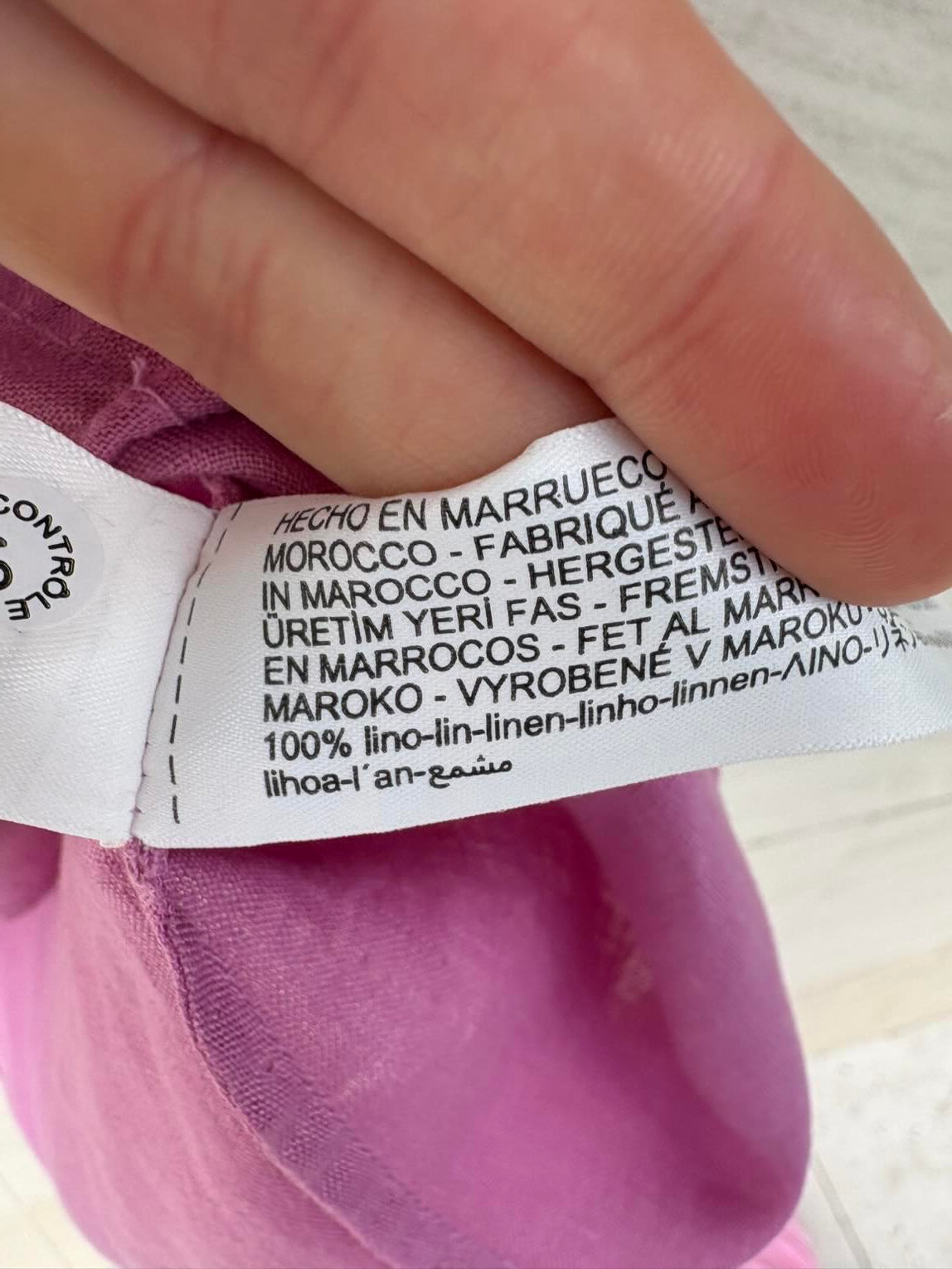 MASSIMO DUTTI. Top rosa lino detalle escote
