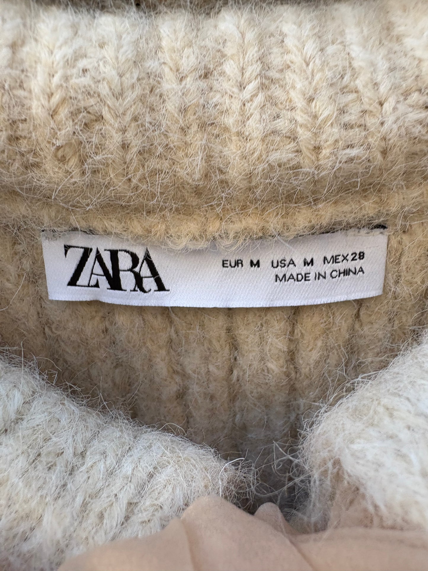 ZARA. Top punto lazada