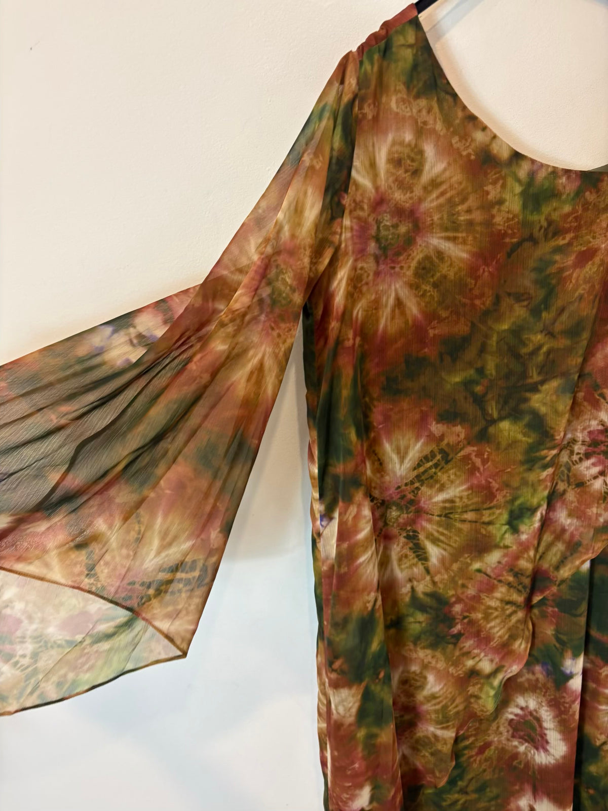 JUANAVELLANEDA X SEEIOU. Vestido asimétrico