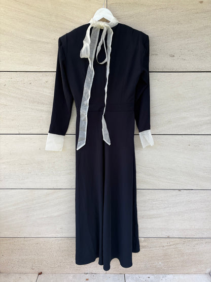 IQ COLLECTION. Vestido largo azul con seda