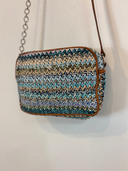 BIMBA Y LOLA. Bolso trenzado tonos azules