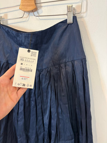 ZARA. Falda midi plisada