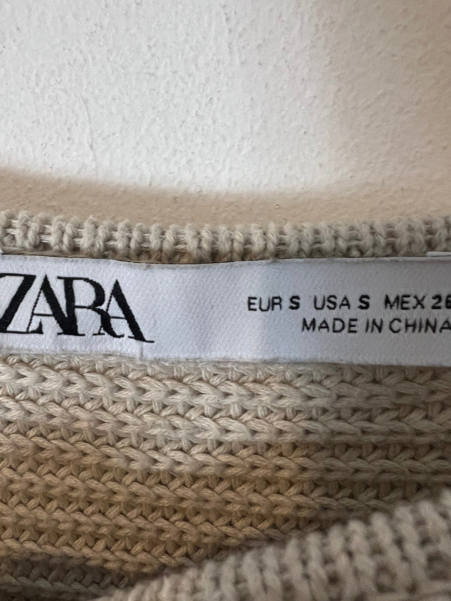 ZARA. Jersey beige lazada. T S