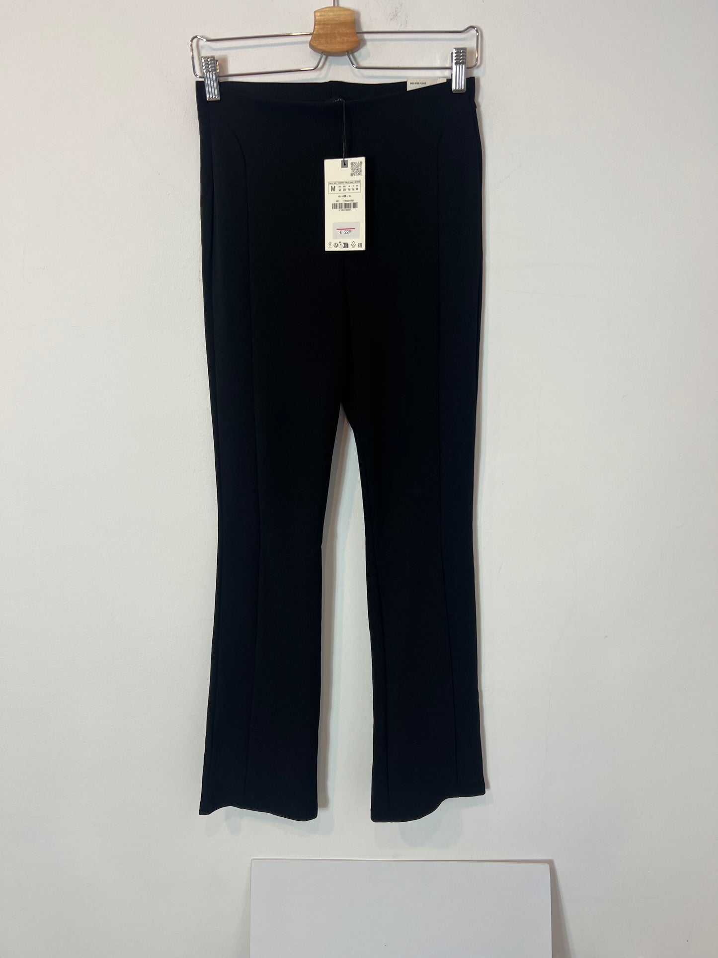 ZARA. Black stretch trousers. TM