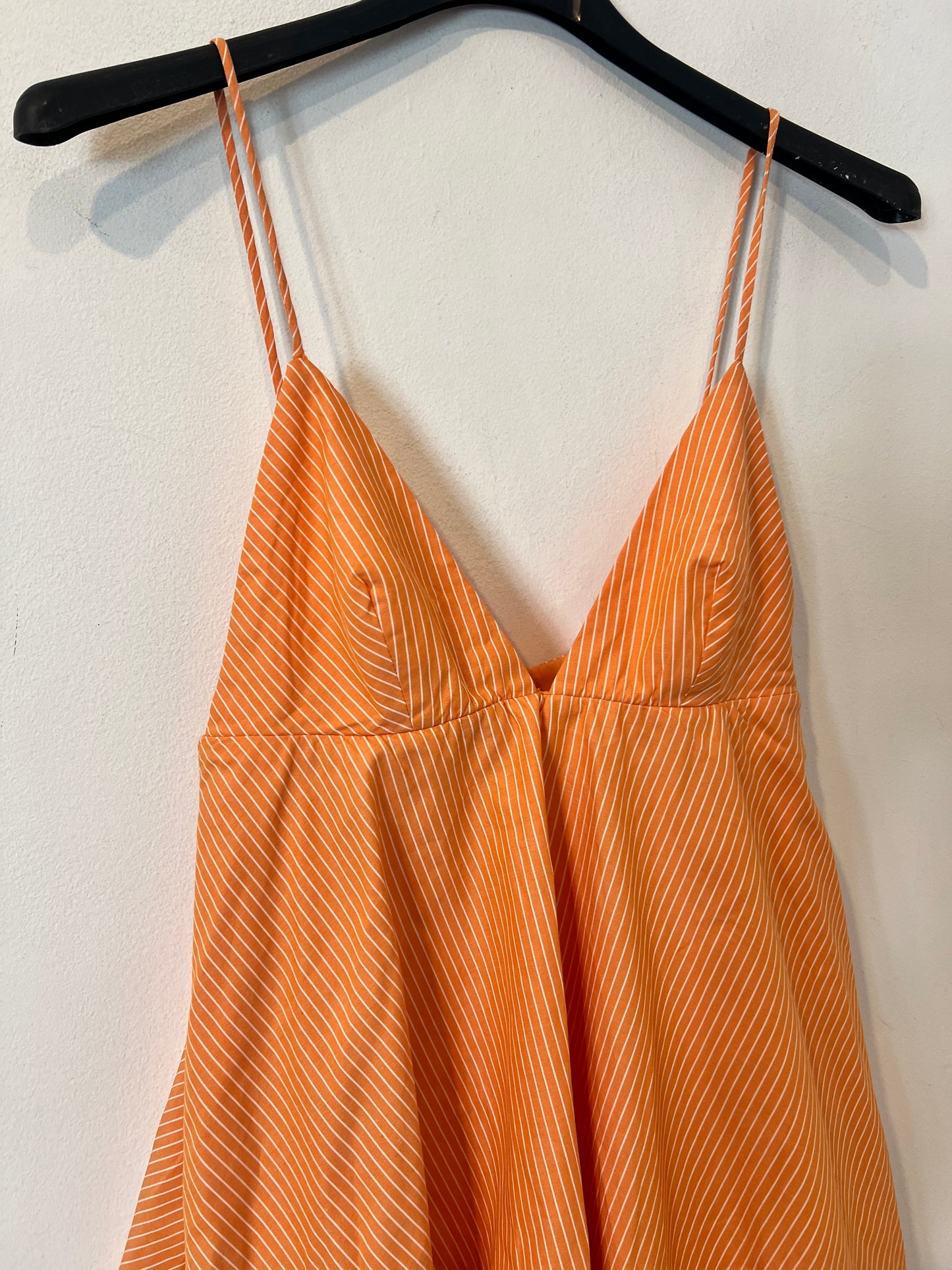 ZARA. Vestido corto naranja rayas