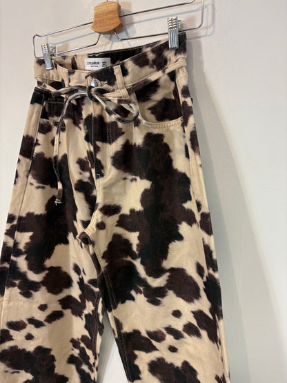 PULL&BEAR. Denim estampado pata ancha