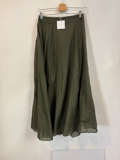CARLOTA & CO. Falda larga verde fluida