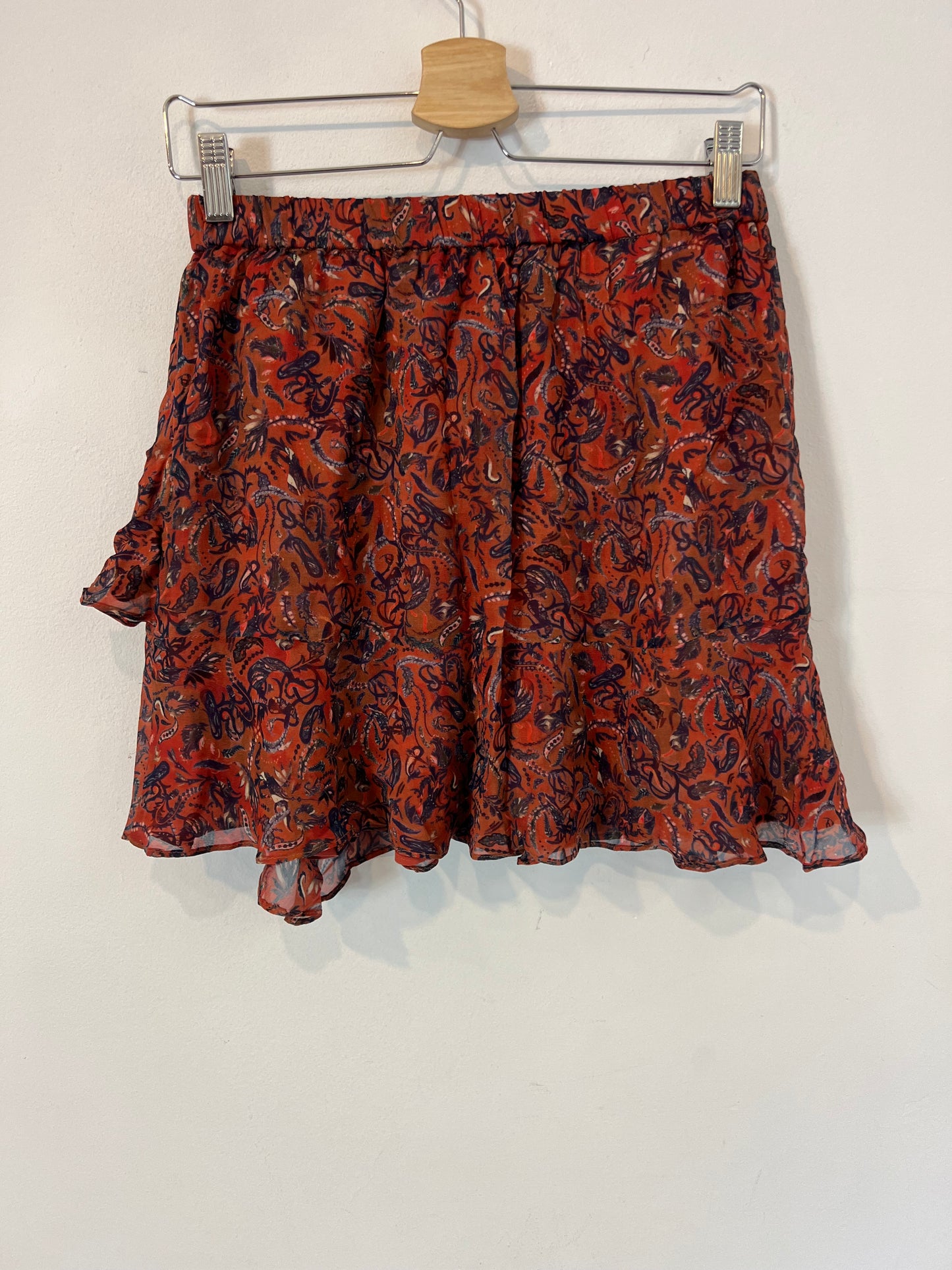 IRO. Flowing tile-effect short skirt, size 36
