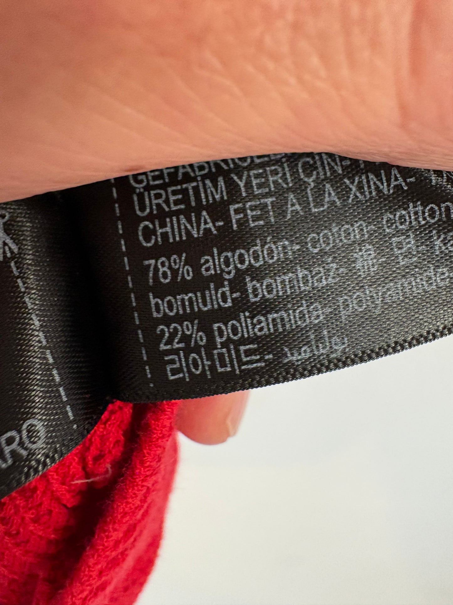 MASSIMO DUTTI. Top  canalé rojo. T S