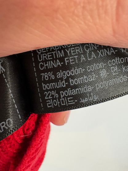 MASSIMO DUTTI. Top  canalé rojo. T S