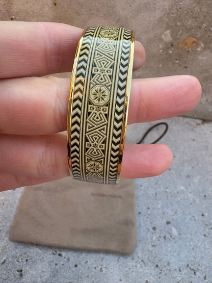 MATTHEW WILLIAMSON. Pulsera doradas dibujos étnicos