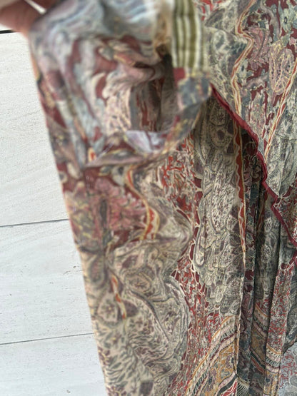 ZARA. Vestido estampado estilo kaftán