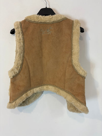 PEPE JEANS. Embroidered faux leather vest. TM
