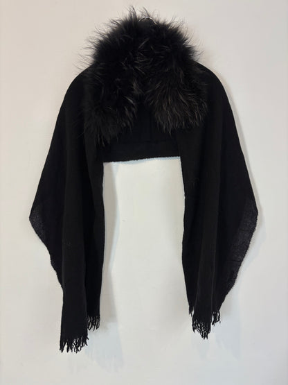 FALCONERI. Bufanda negra con pelo natural