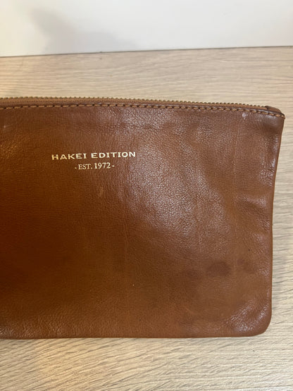 HAKEI. Cartera de mano piel