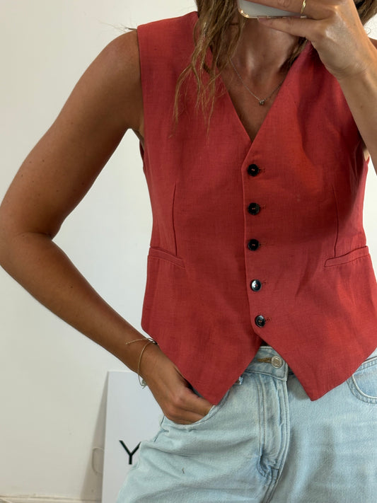 ZARA. Burgundy buttoned vest Ts