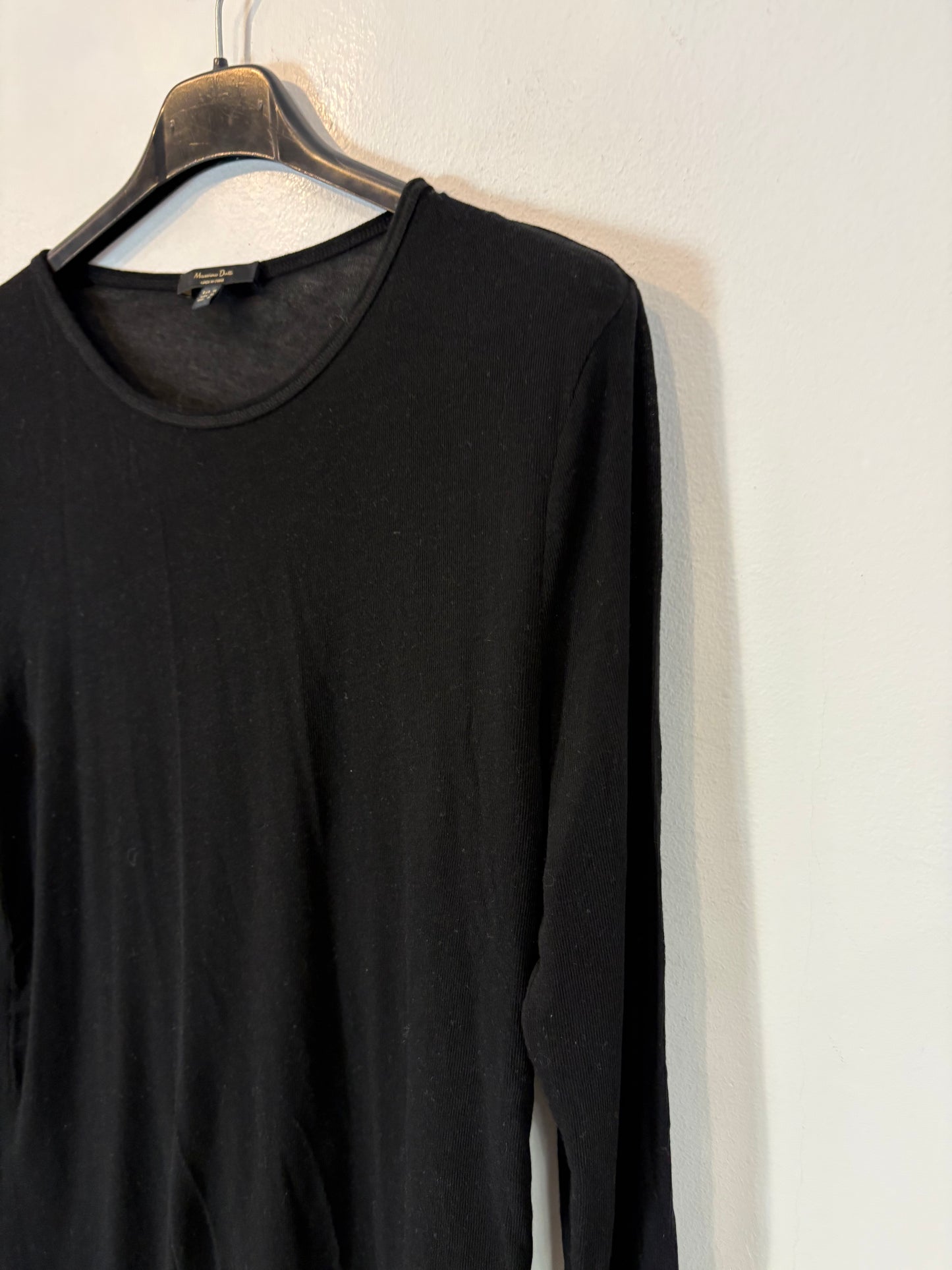 MASSIMO DUTTI. Top negro manga larga con lana. T M
