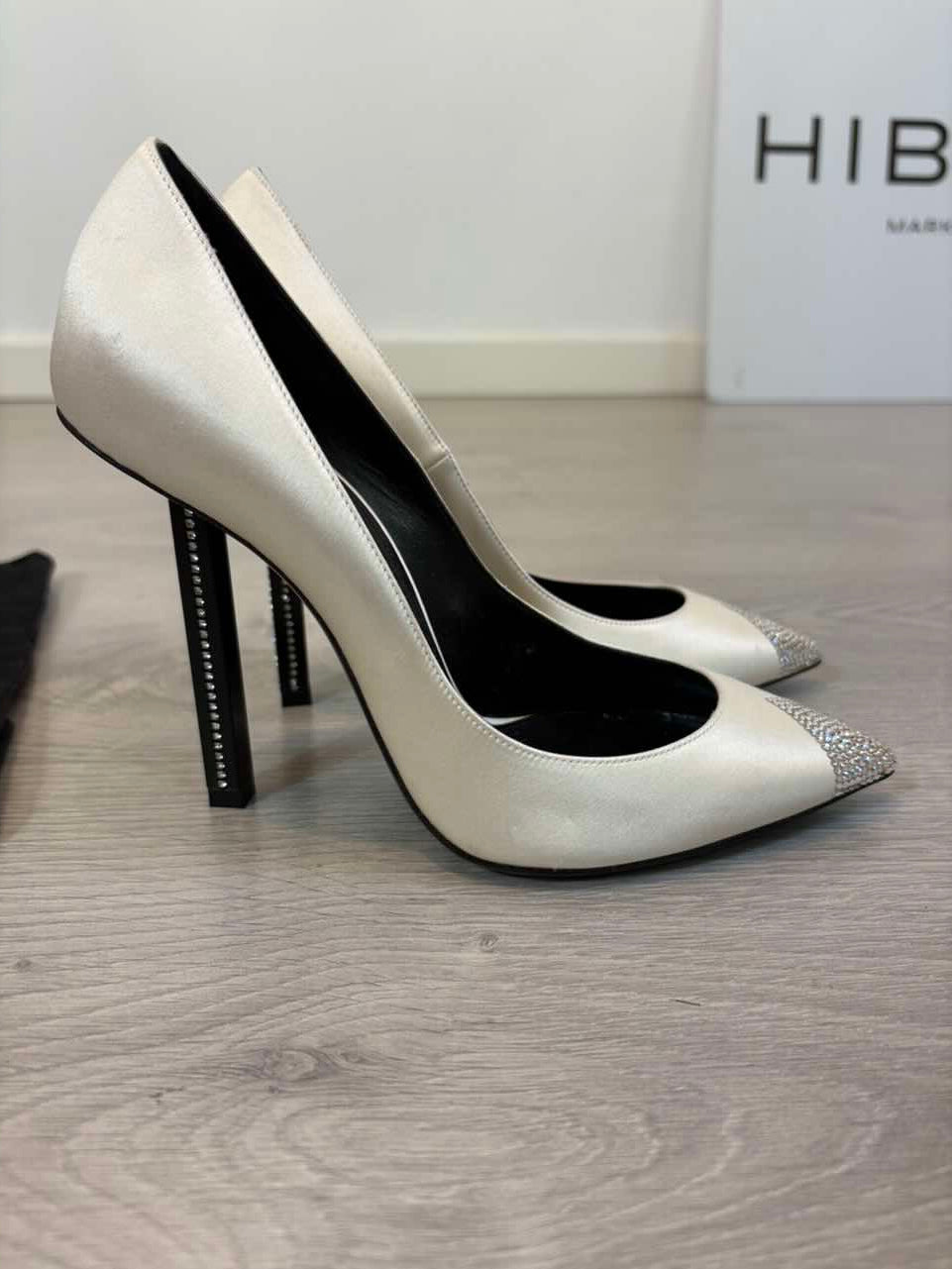 SAINT LAURENT. Tacones seda modelo Tower . T 38,5