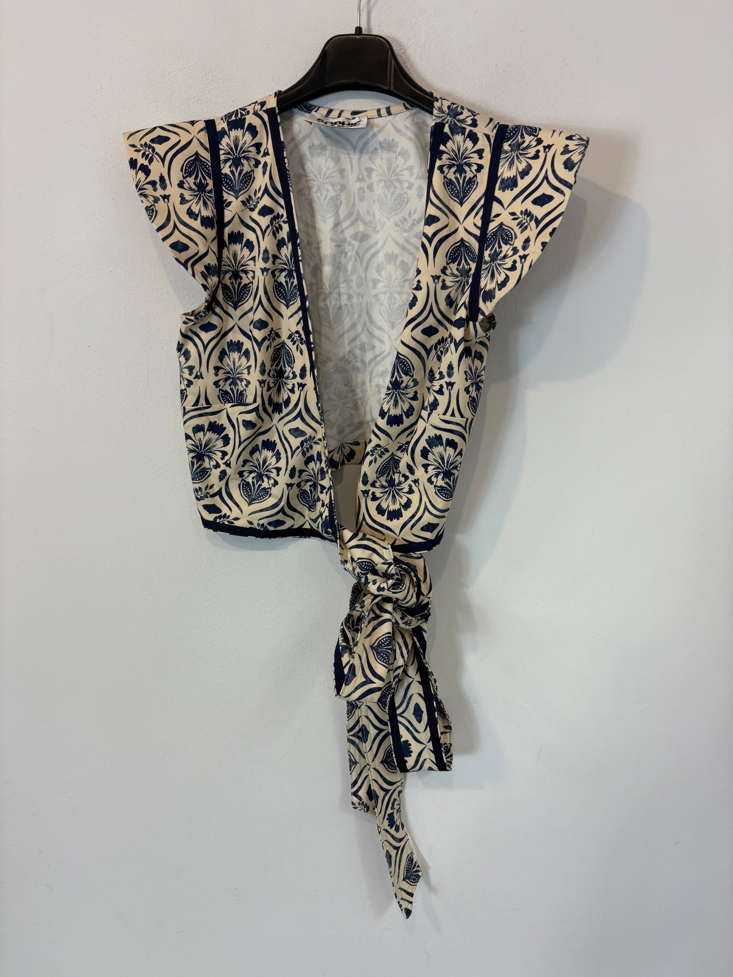 SOPHIE&LUCIE. Top cruzado estampado. T 34