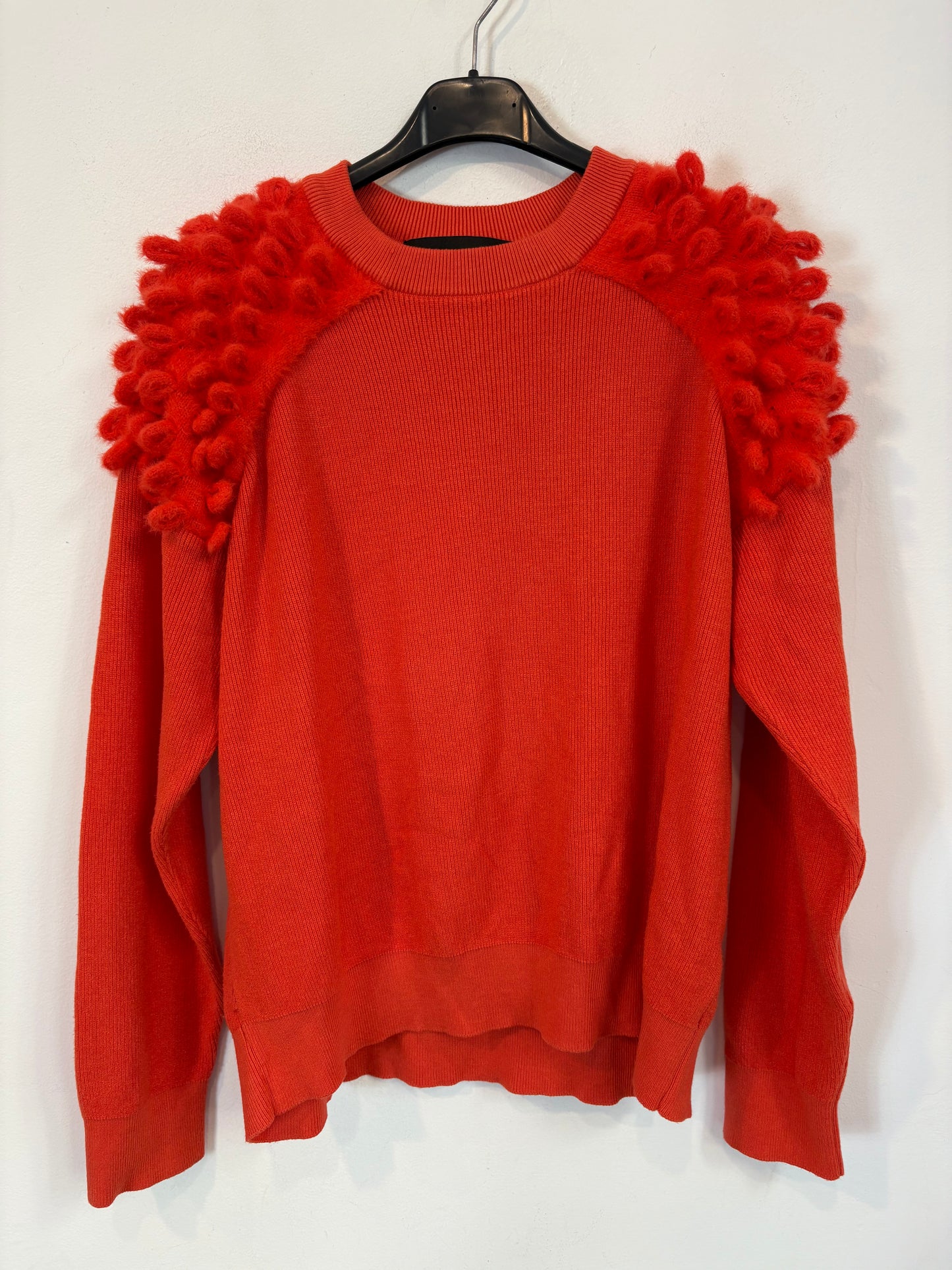 UTERQÜE. Jersey rojo detalle hombros