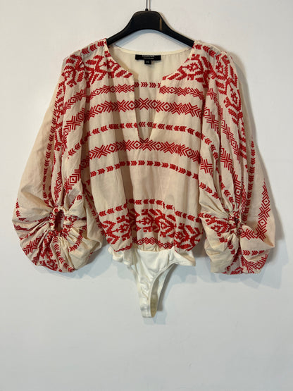 PADOVA. Red embroidered puff-sleeve top. XS