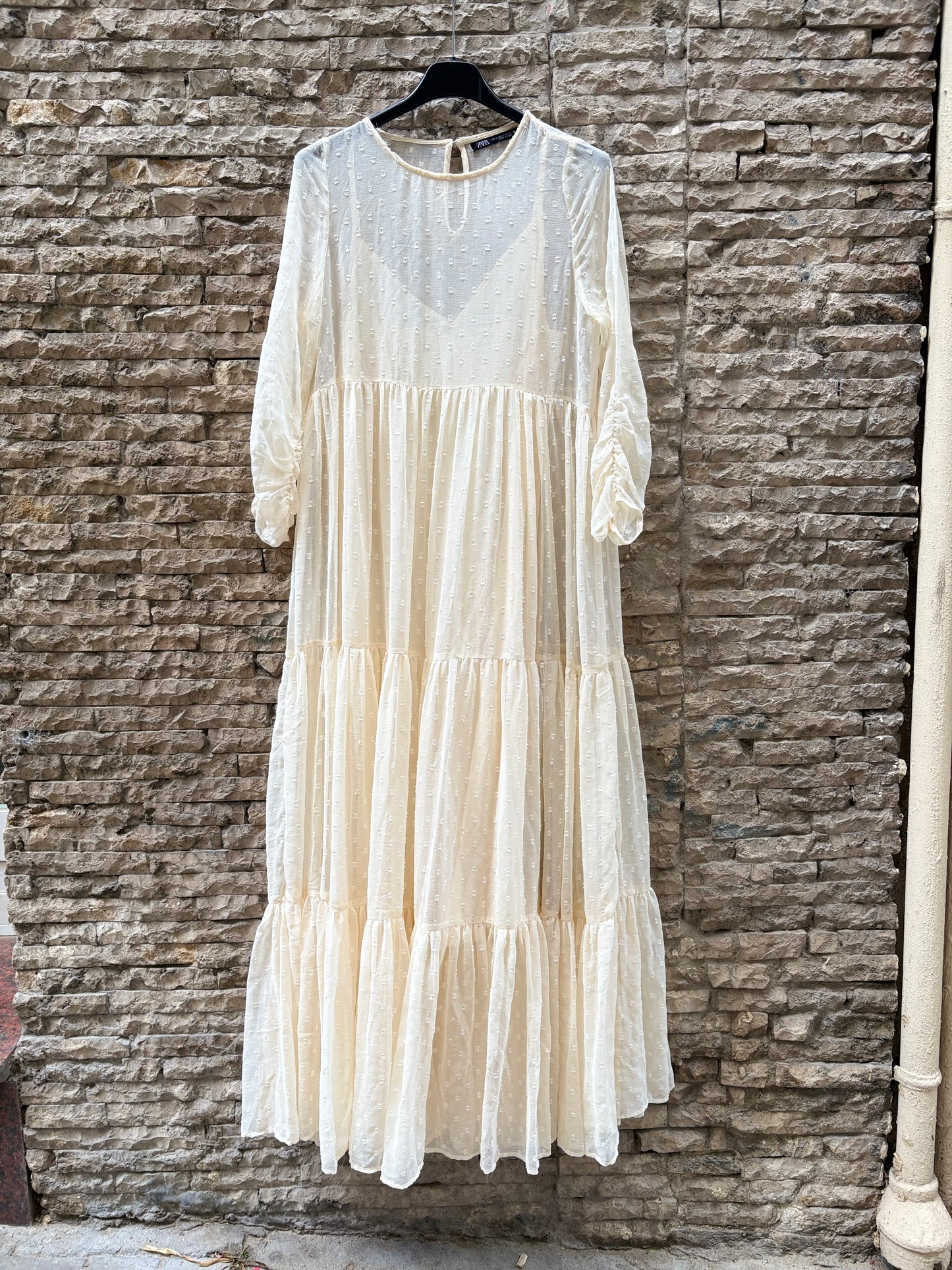 ZARA.Vestido largo detalles bordado