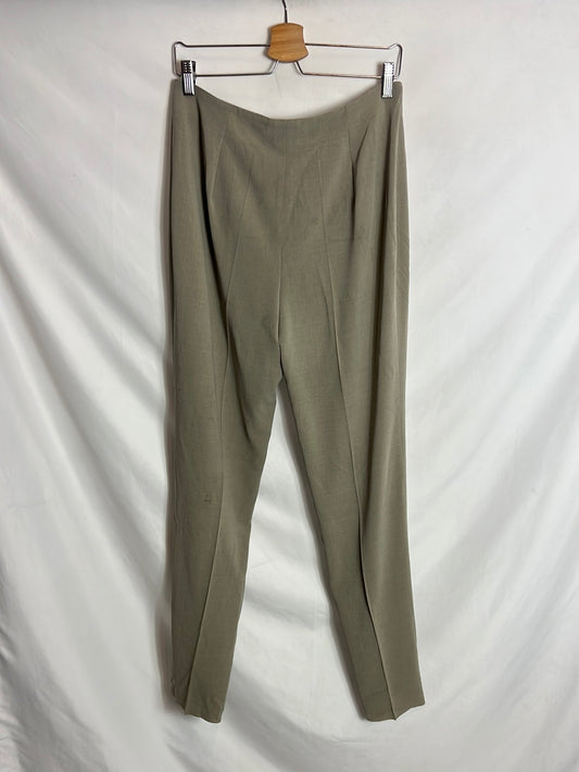 RED BANDS. Flowy taupe trousers with pleats. Size 42